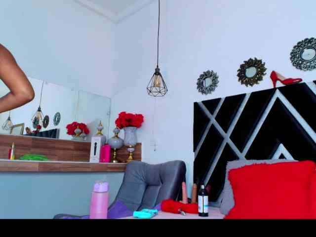 Melany-Miller webcam
