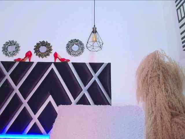 Melany-Miller webcam
