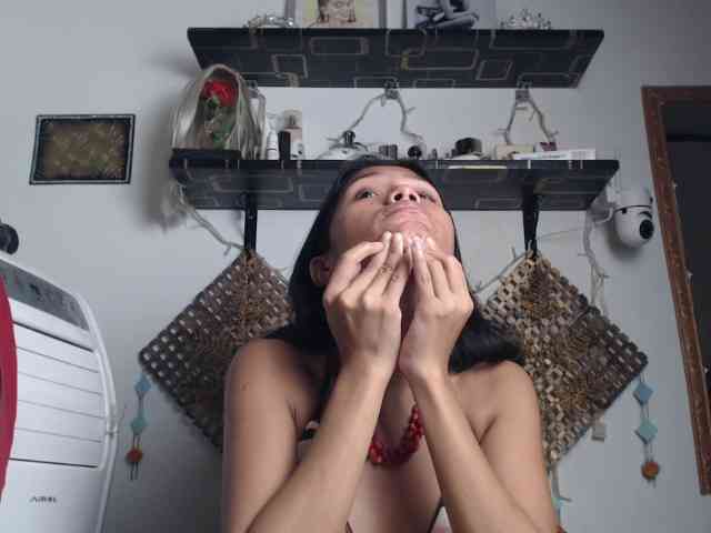 Junglewoman webcam