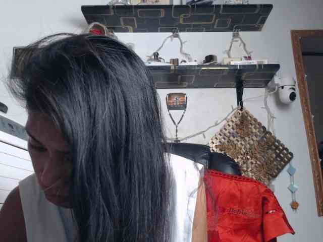 Junglewoman webcam