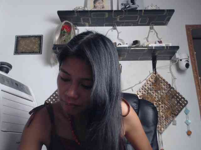 Junglewoman webcam
