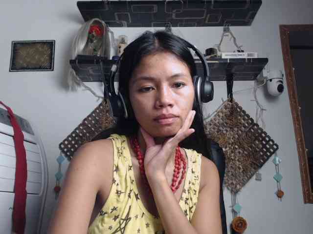 Junglewoman webcam