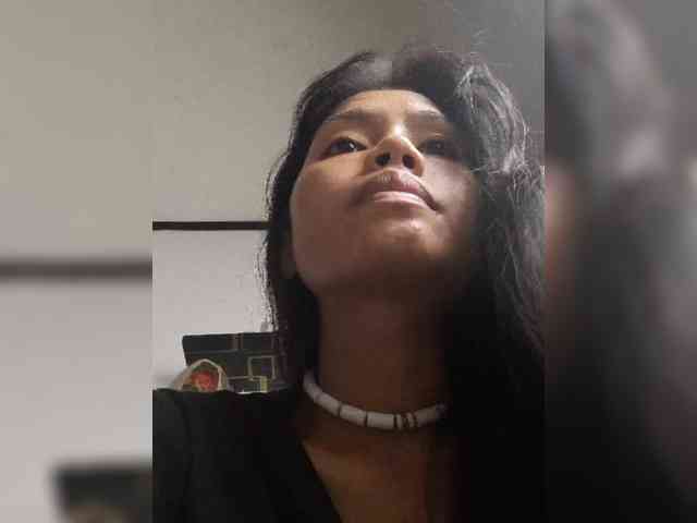 Junglewoman webcam