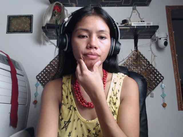 Junglewoman webcam