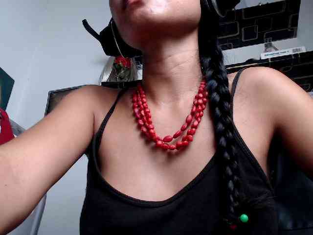Junglewoman webcam