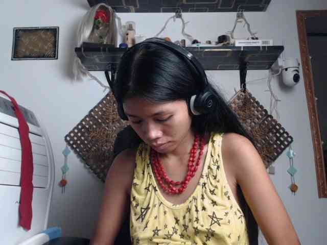 Junglewoman webcam
