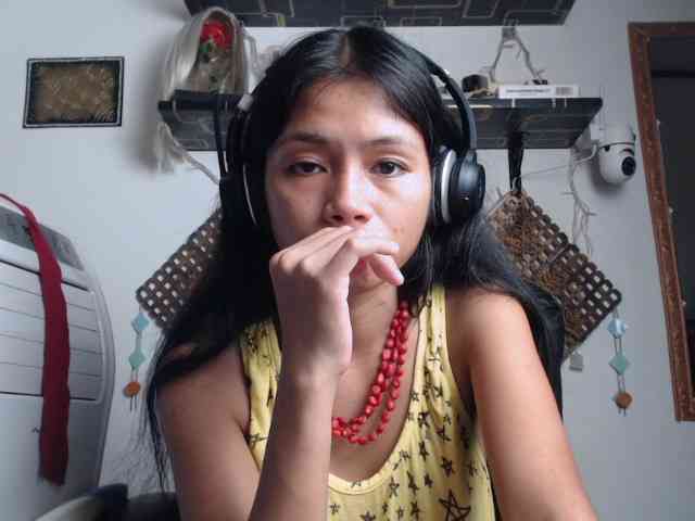 Junglewoman webcam