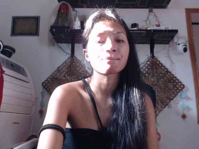 Junglewoman webcam