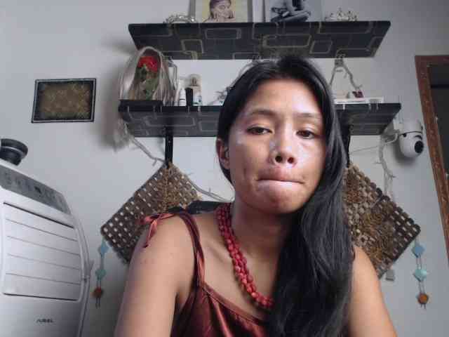 Junglewoman webcam