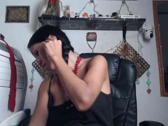 Junglewoman webcam