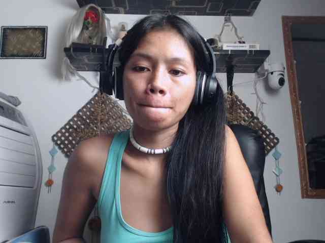 Junglewoman webcam