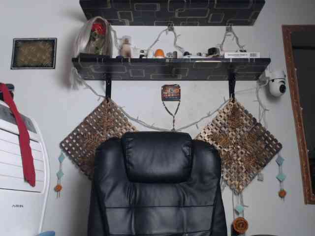 Junglewoman webcam