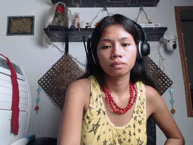 Junglewoman webcam