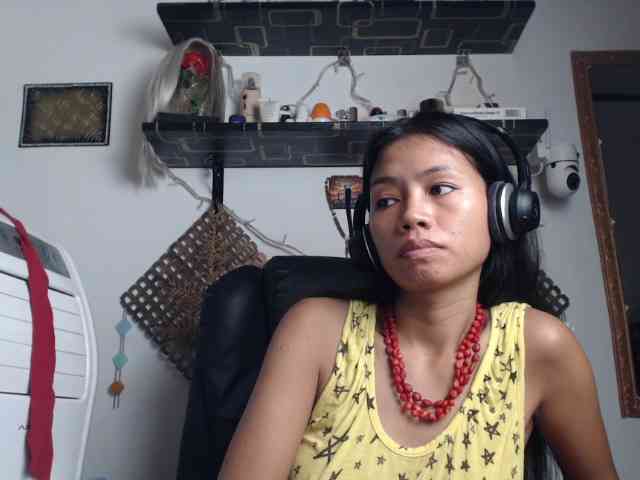 Junglewoman webcam