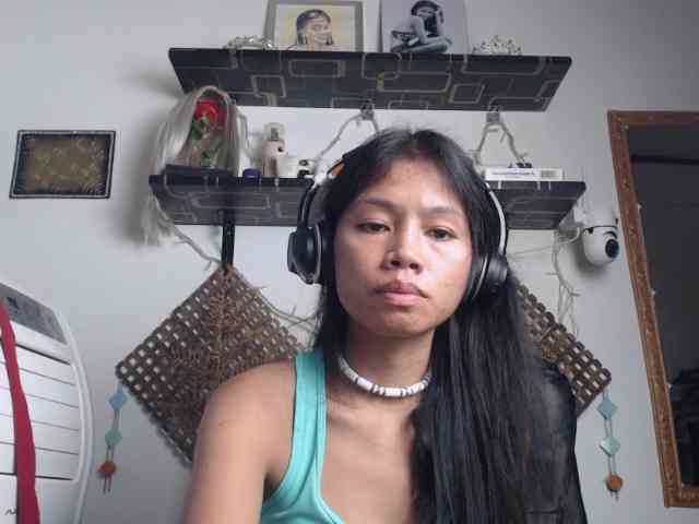 Junglewoman webcam