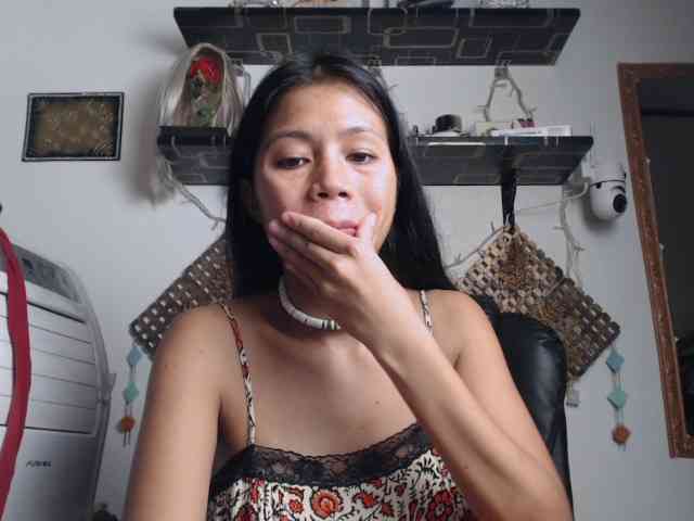Junglewoman webcam