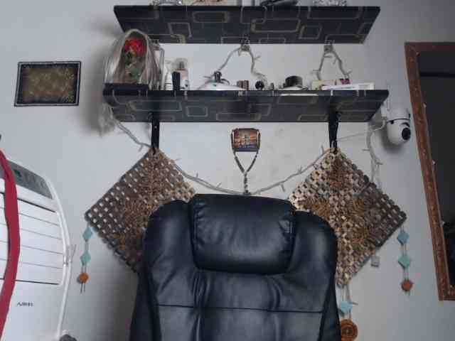Junglewoman webcam