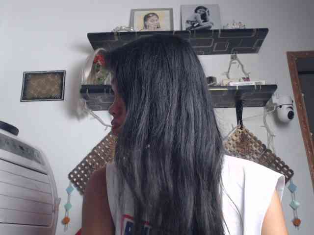 Junglewoman webcam