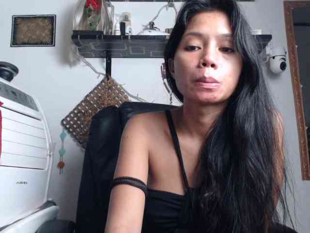 Junglewoman webcam