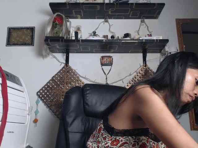 Junglewoman webcam