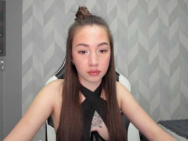 Mia-small44 webcam