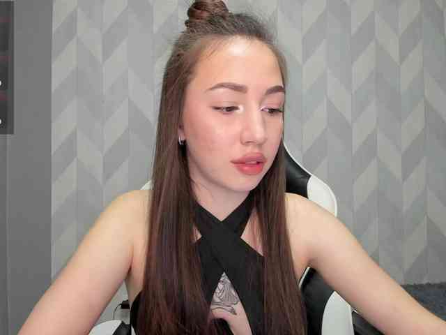 Mia-small44 webcam