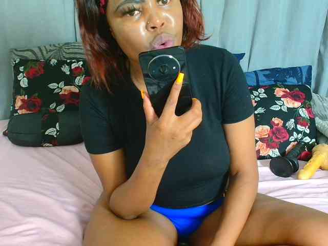 SexyCreamyPussy webcam