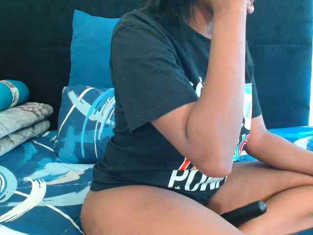 SexyCreamyPussy webcam