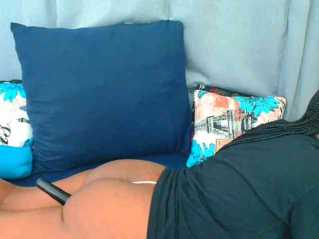 SexyCreamyPussy Live Webcam on BongaCams