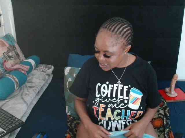 SexyCreamyPussy webcam