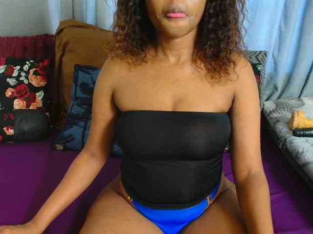 SexyCreamyPussy webcam