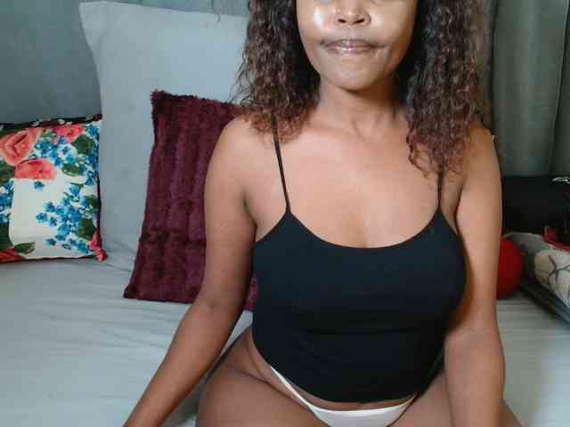 SexyCreamyPussy webcam