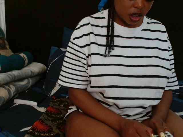 SexyCreamyPussy webcam