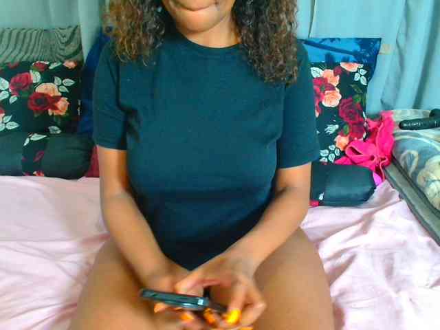 SexyCreamyPussy webcam