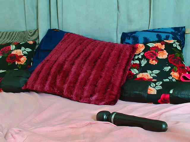 SexyCreamyPussy webcam
