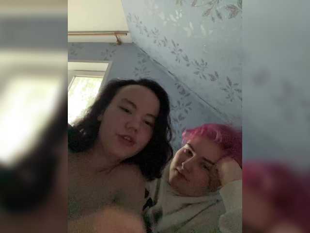 Tanya-and-Sara
