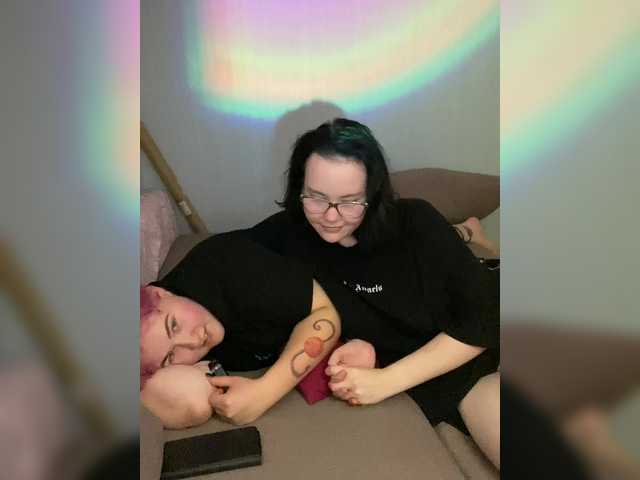 Tanya-and-Sara