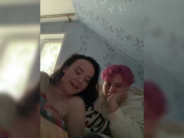 Tanya-and-Sara