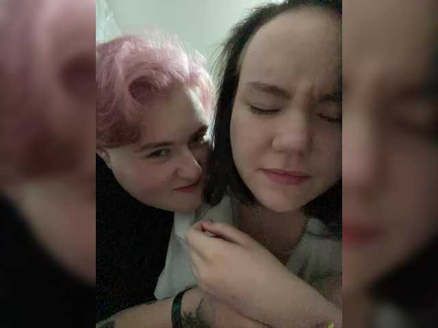 Tanya-and-Sara