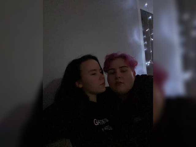 Tanya-and-Sara