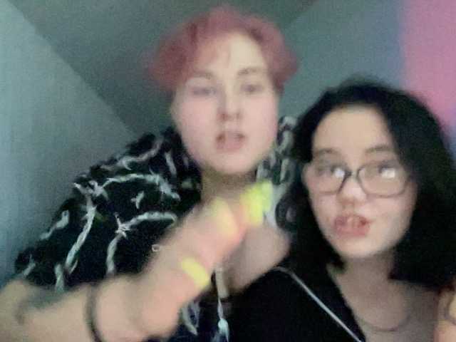 Tanya-and-Sara