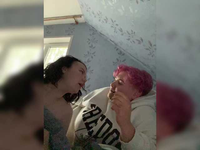 Tanya-and-Sara