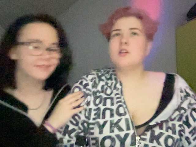 Tanya-and-Sara