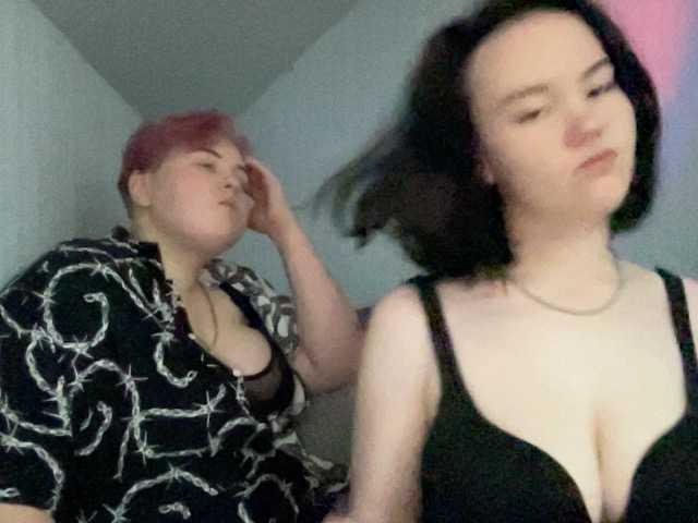 Tanya-and-Sara