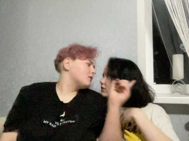 Tanya-and-Sara