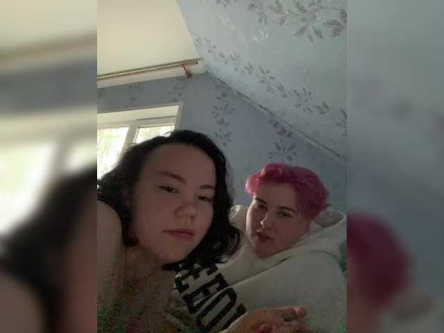 Tanya-and-Sara