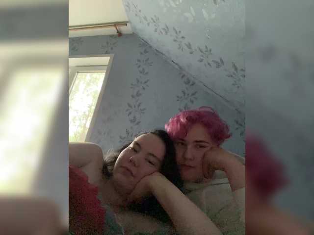 Tanya-and-Sara