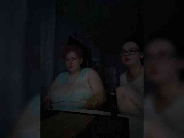 Tanya-and-Sara webcam