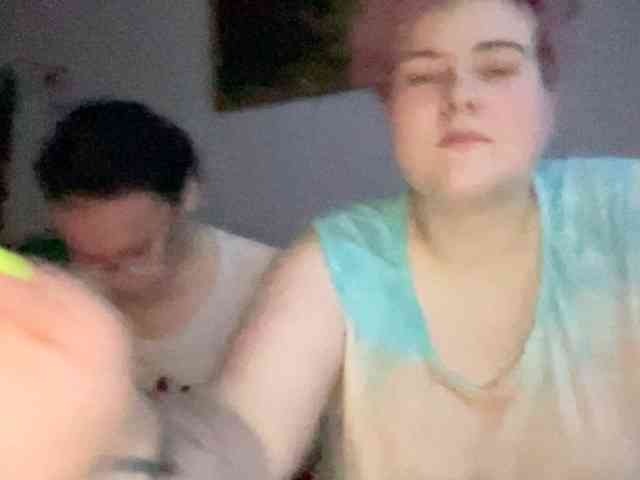 Tanya-and-Sara webcam