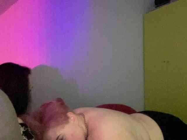 Tanya-and-Sara webcam